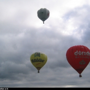 Drei Ballone in der Luft bei Erlangen