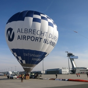 Der Airport-Ballon beim Start vom Airport Nürnberg