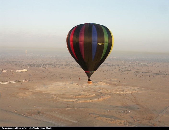 Heißluftballon über Dubai
