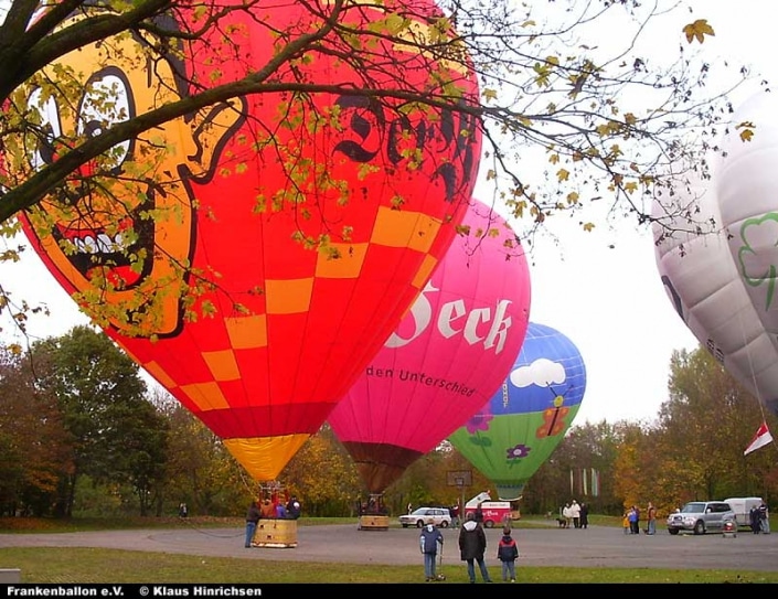 Start mehrerer Heißluftballone an der Satzinger Mühle Nürnberg